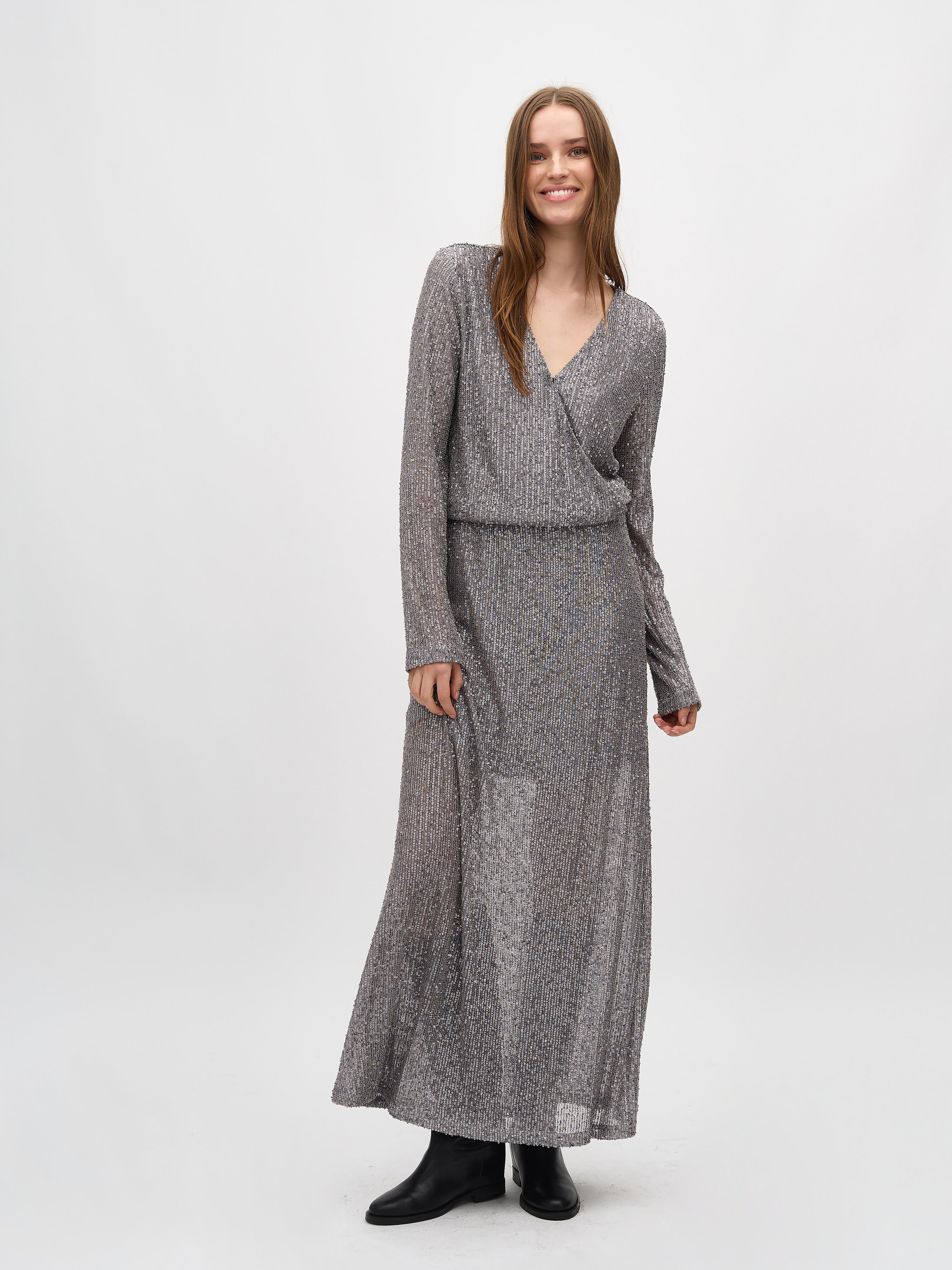 Lilu-M_Earl Greyish_Model_2