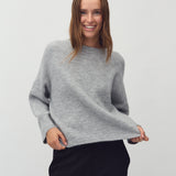Gillian_Light Grey melange_Model_0