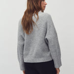 Gillian_Light Grey melange_Model_1