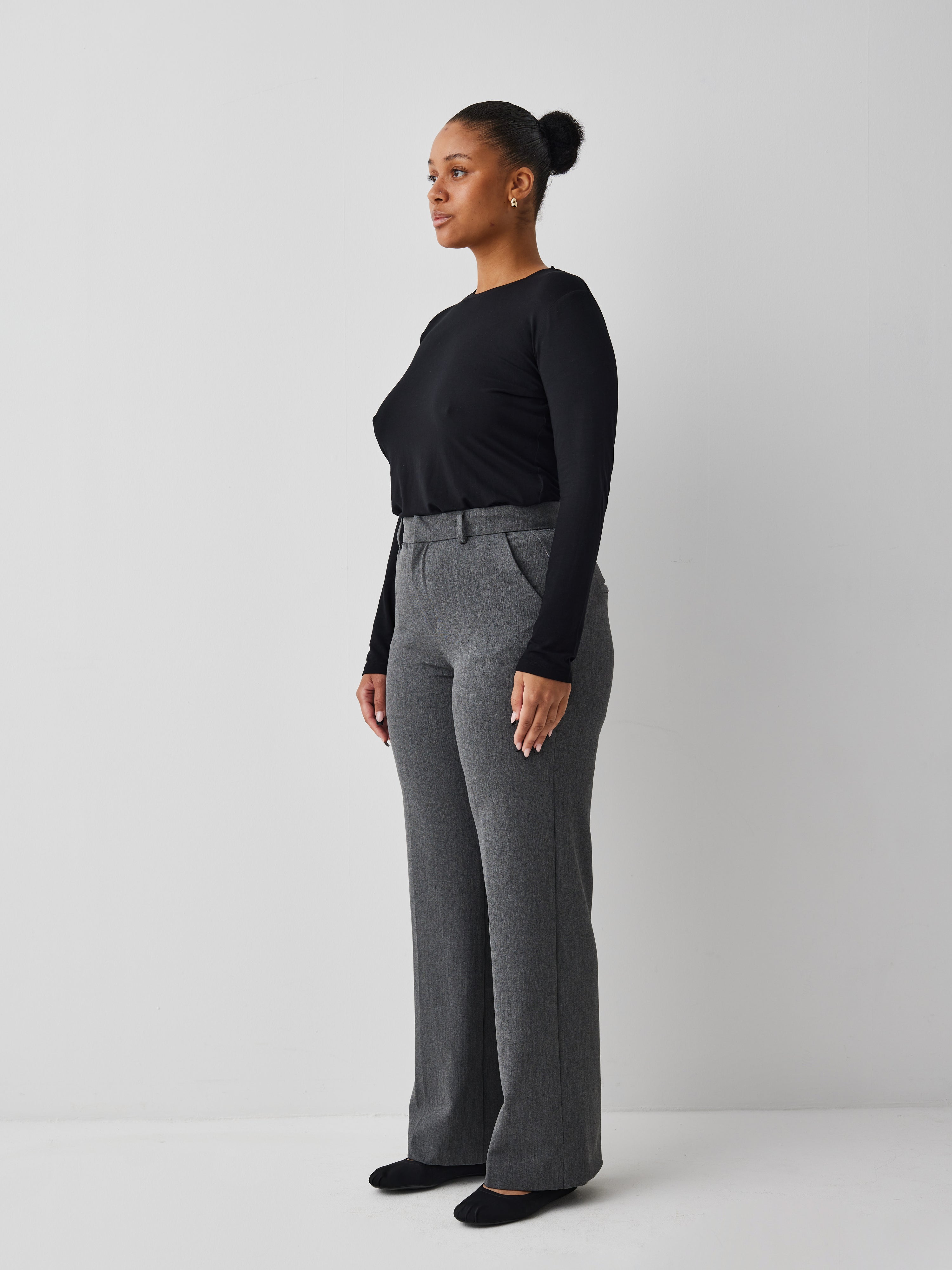 Lucy-M_Medium Melange_Model_7