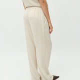 Emmett-M_Natural Beige_Model_2