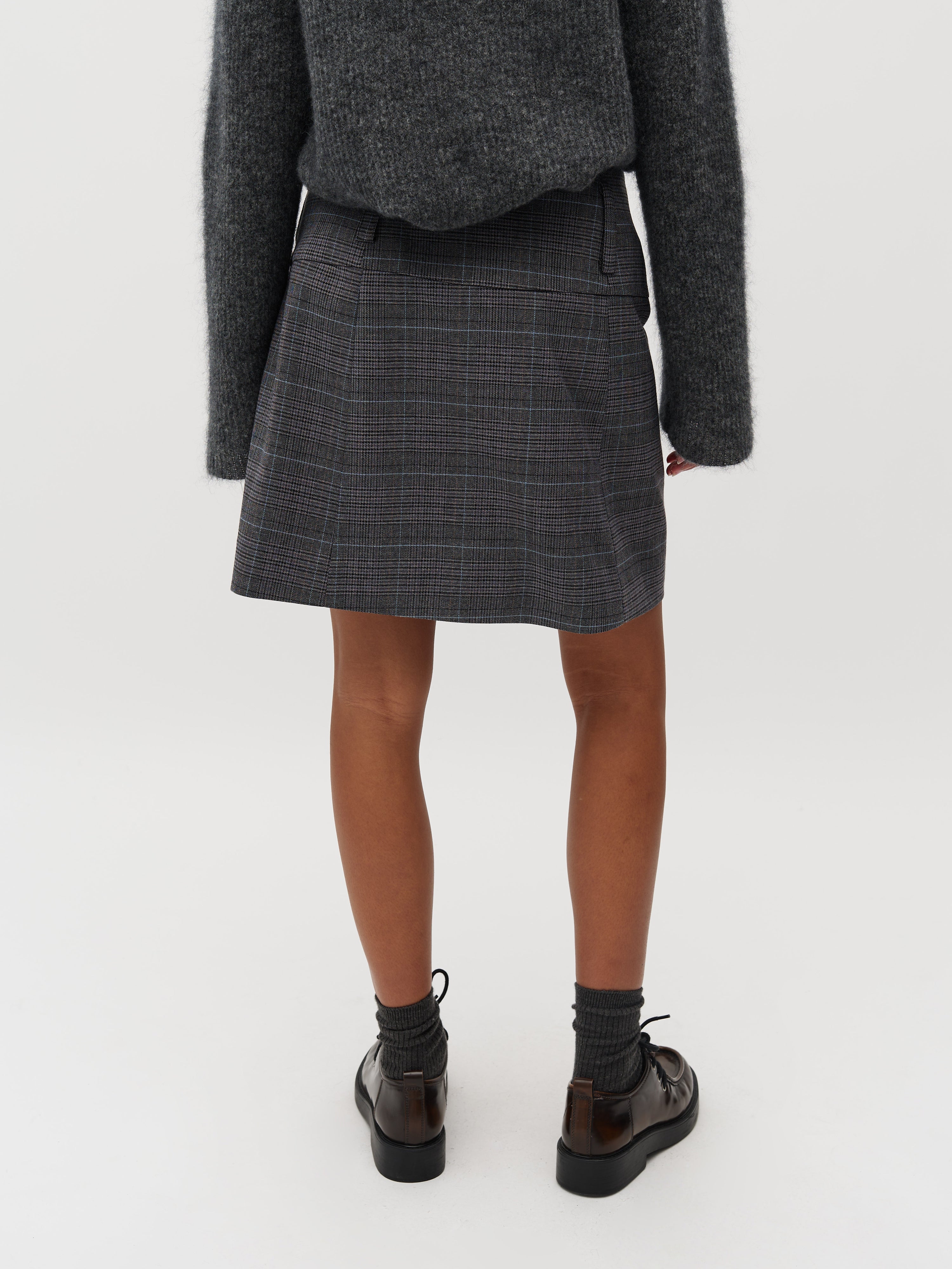 Jeani-M_Grey Check_Model_3