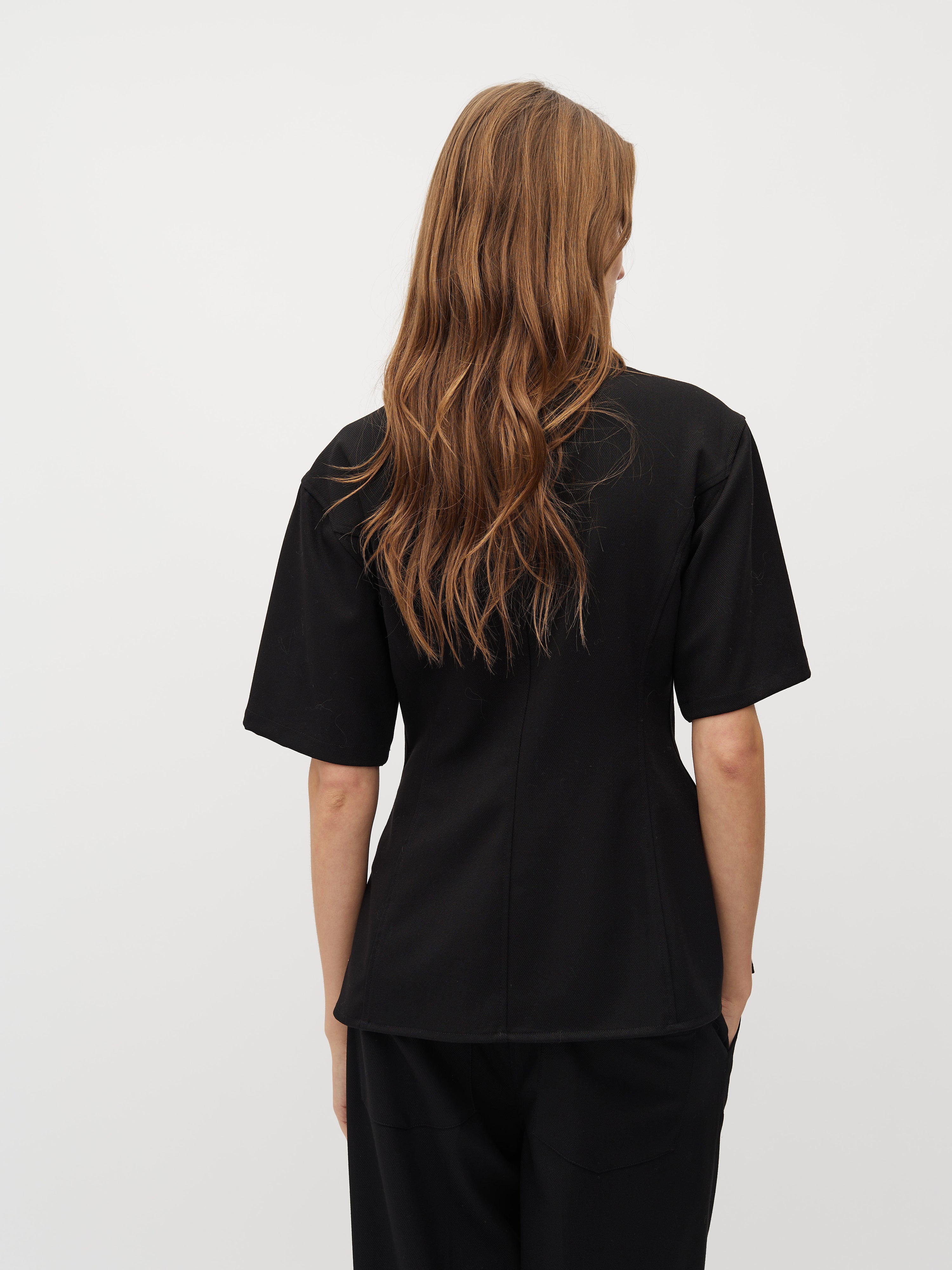 Peplina-M_Black_Model_2