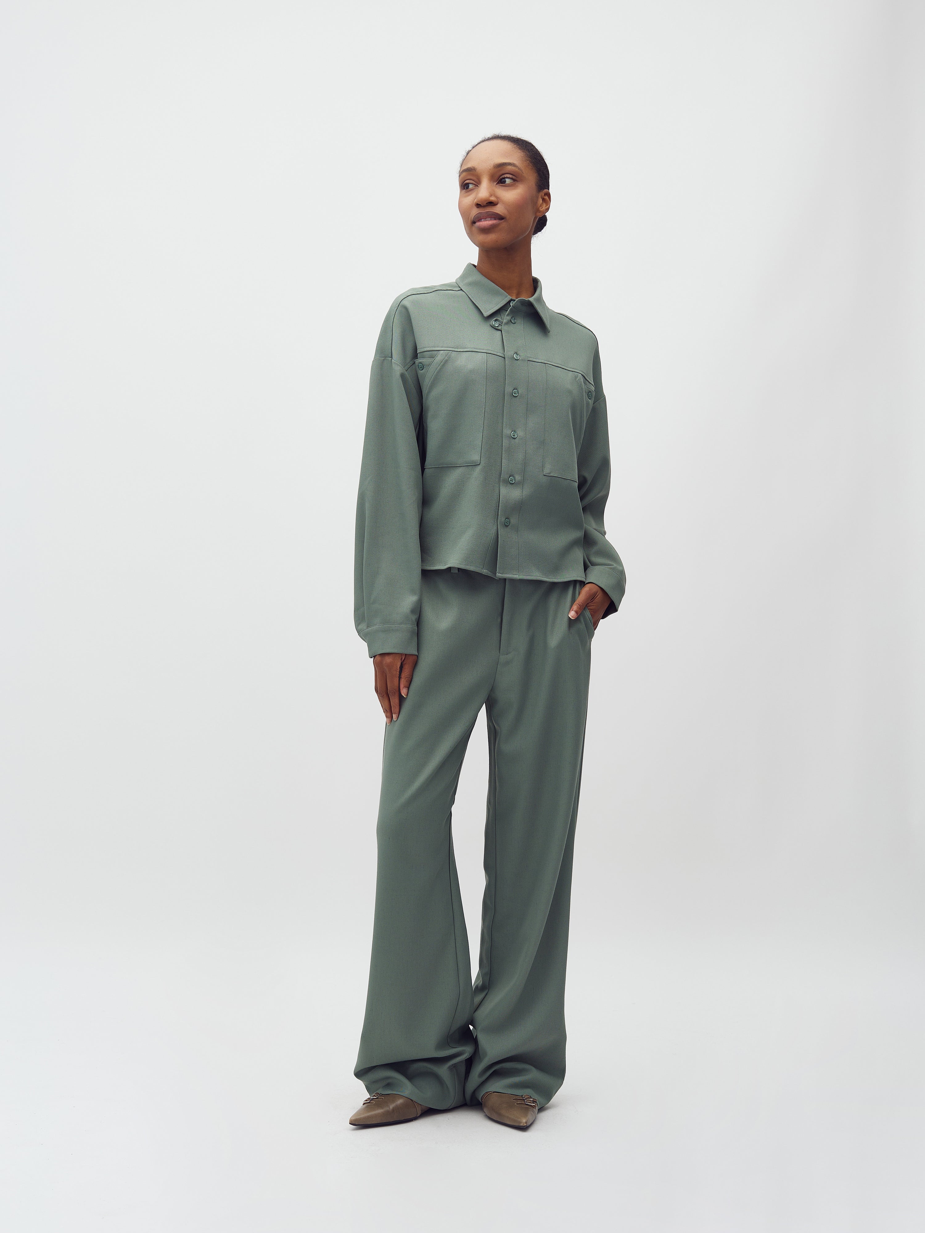 Levya-M_Iceberg Green Melange_Model_0