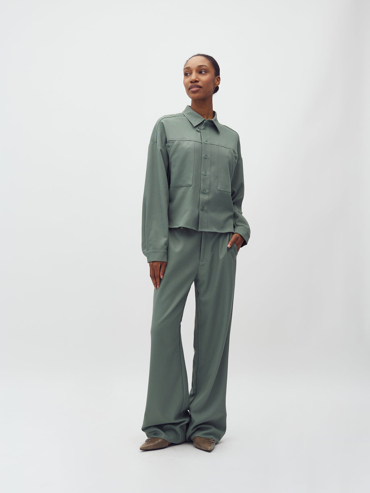 Levya-M_Iceberg Green Melange_Model_0