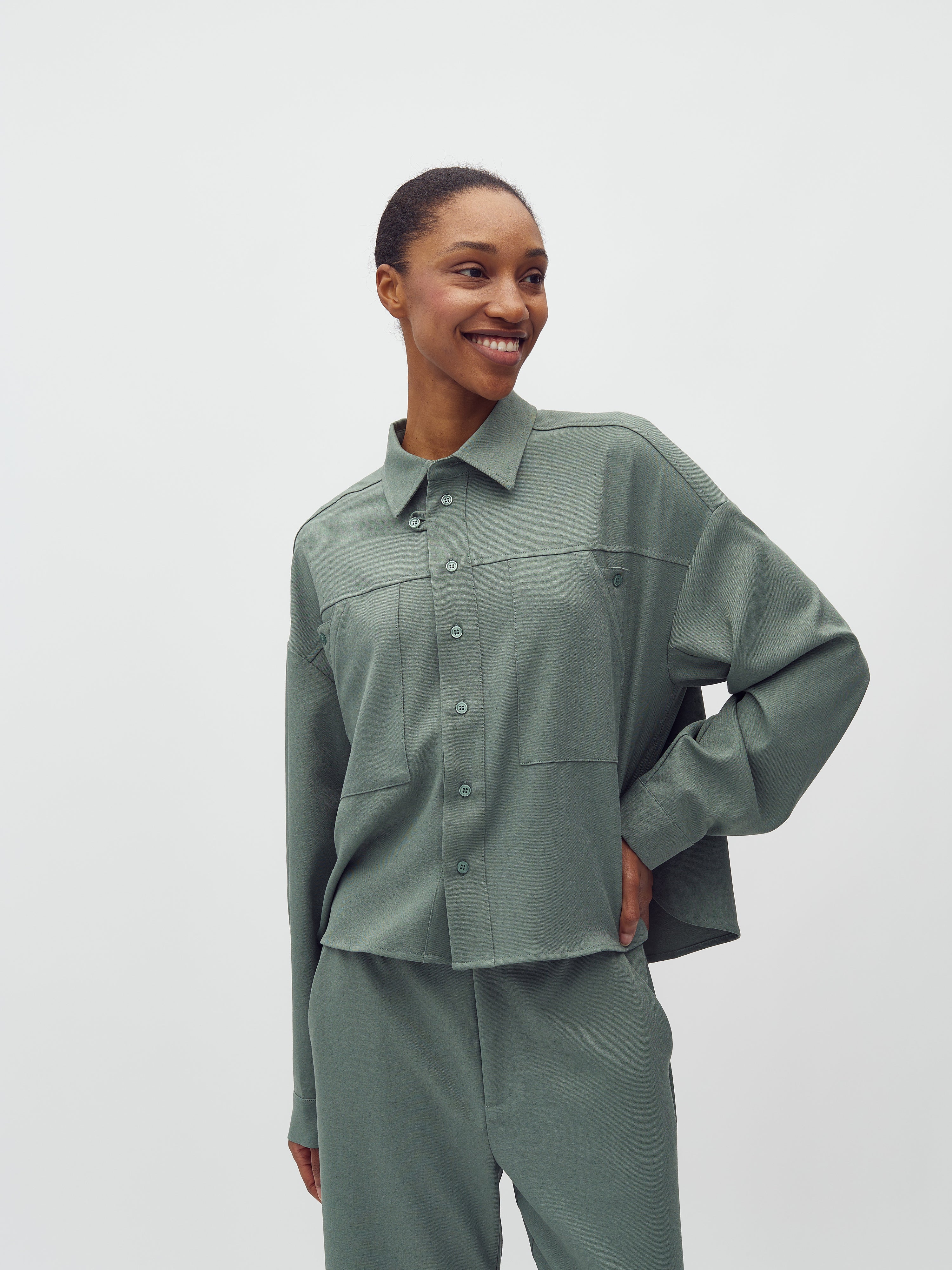 Levya-M_Iceberg Green Melange_Model_1