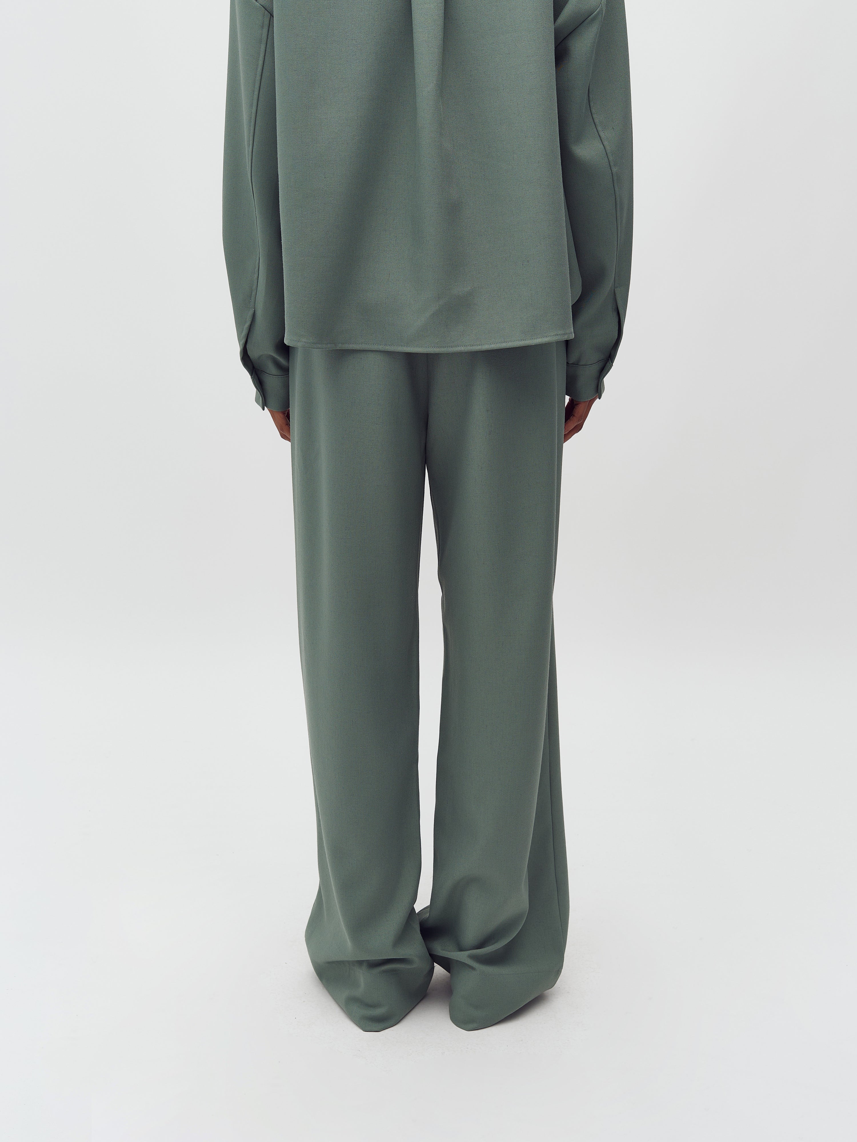 Rihnwen-M_Iceberg Green Melange_Model_1