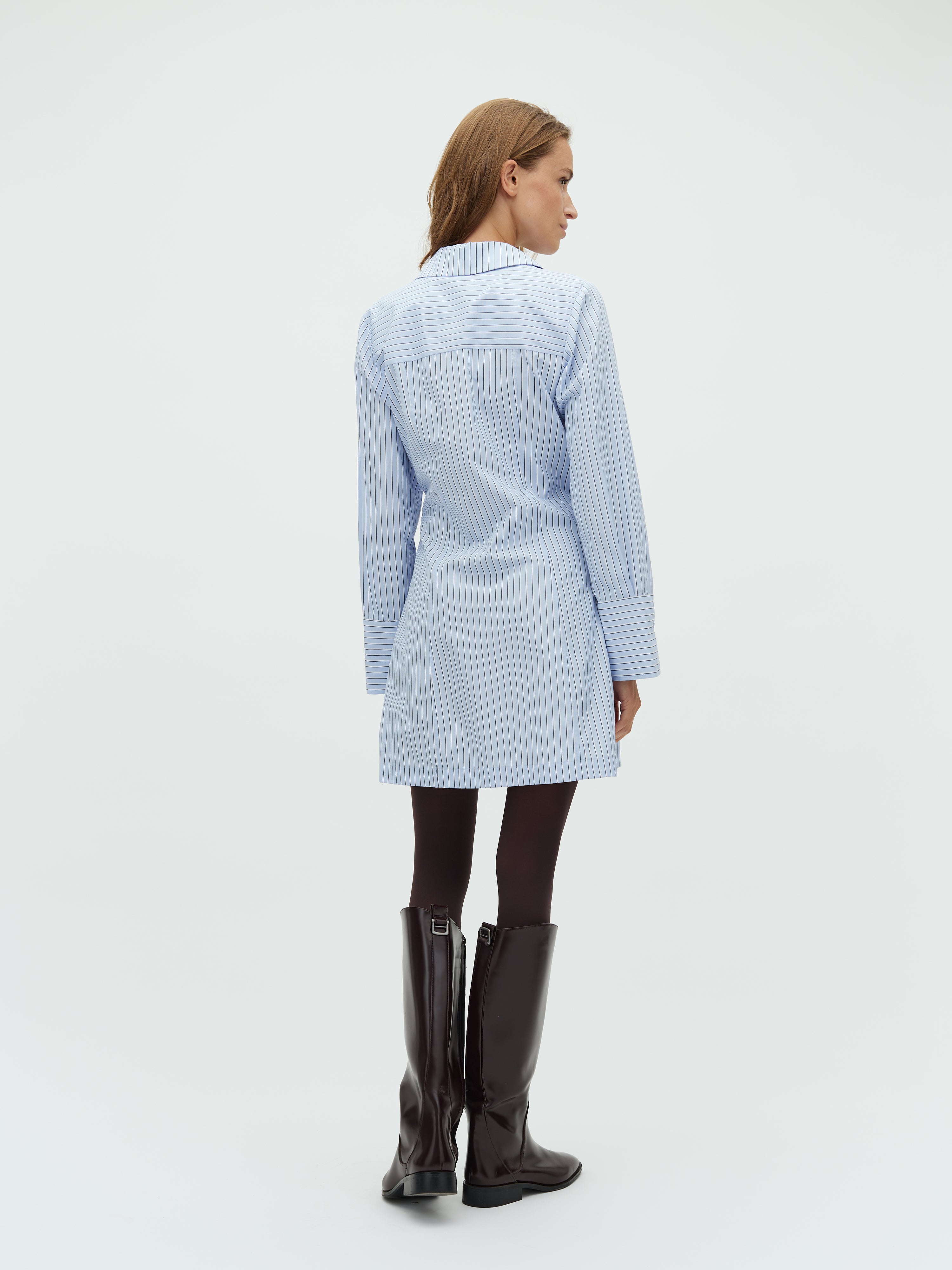 Saffira-M_Blue Navy Stripe_Model_2