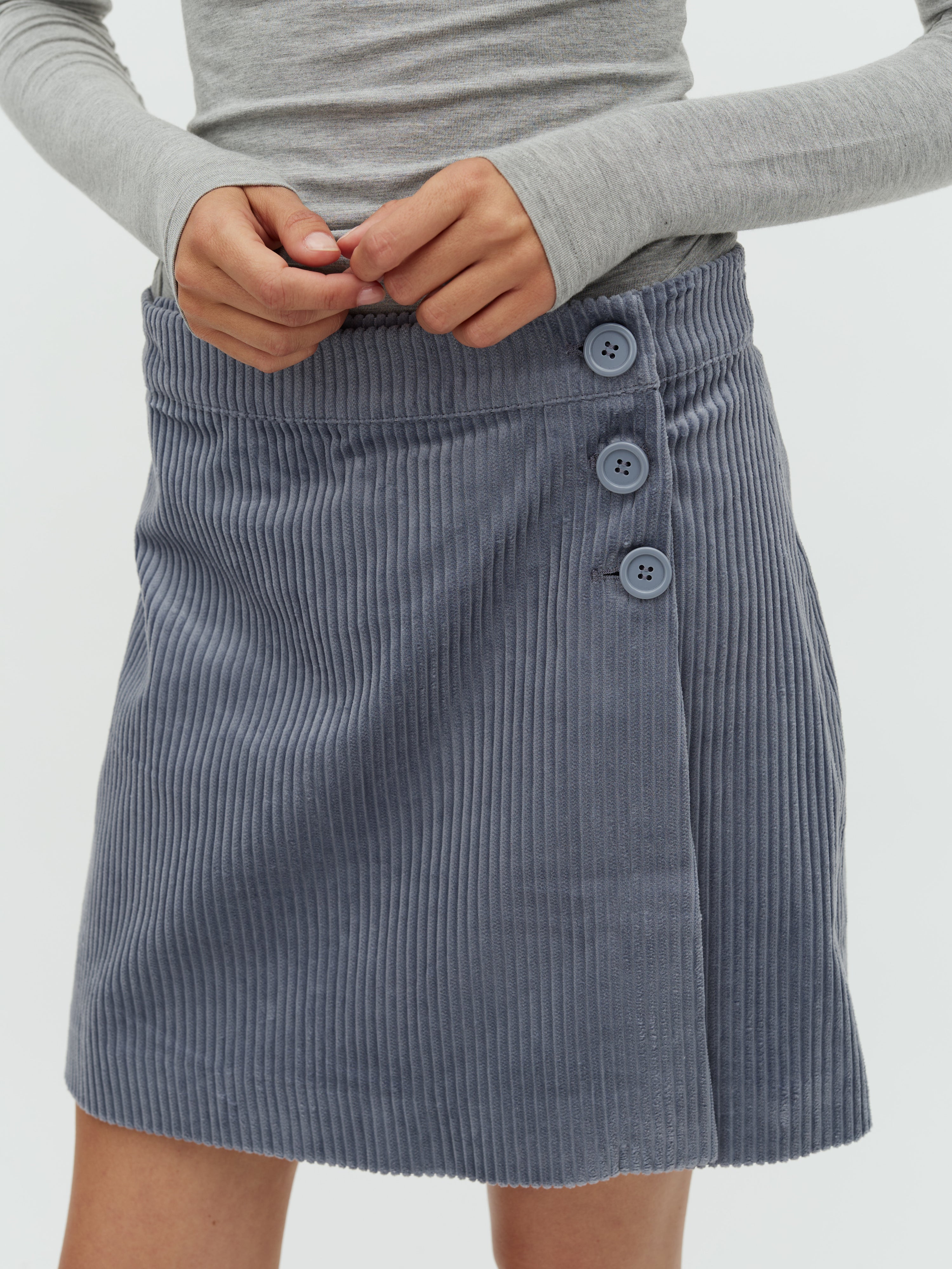Marlie-M_Tradewinds Grey_Model_2