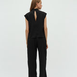 Maaja-M_Black_Model_2