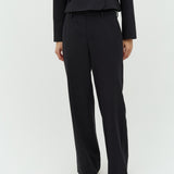Rihnwen-M_Black_Model_1
