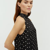 Paletta-M_Black Sugar Dots_Model_2