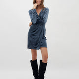 Madena_Slate Blue_Model_0
