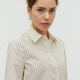 Kaloni-M_Cremé Black Stripe_Model_1