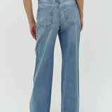 Amarillo-M_Light Blue Brushing_Model_2