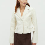Alfino-M_White Cow_Model_0