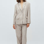 Howla-M_Beige Check_Model_3