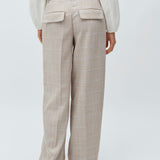 Clementa-M_Beige Check_Model_3