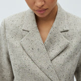 Iva-M_Sparkle Grain_Model_2