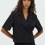 Robina-M_Black_Model_0