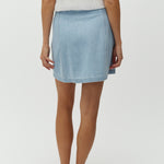 Kaia-M_Light Soft Wash_Model_2