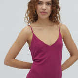 Leslee-M_Radiant Raspberry_Model_1