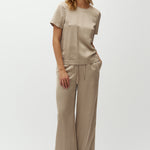 Nivara-M_Sand Grey_Model_3