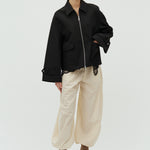 Eawyn-M_Natural Linen_Model_1