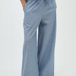Clari-M_Blue White Stripe_Model_1
